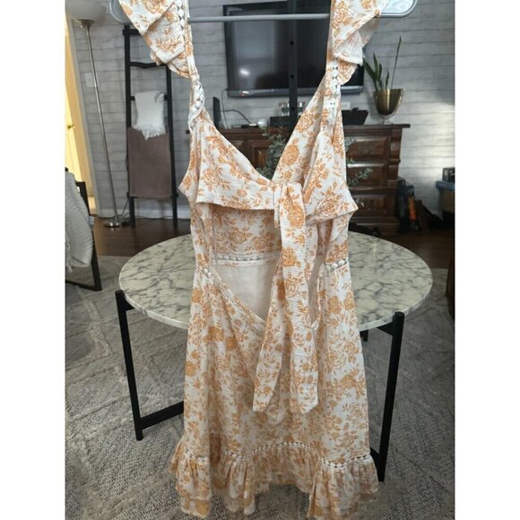 Minkpink Kiss The Stars Ruffle White Gold Floral Mini Dress Womens Size M - Picture 3 of 7